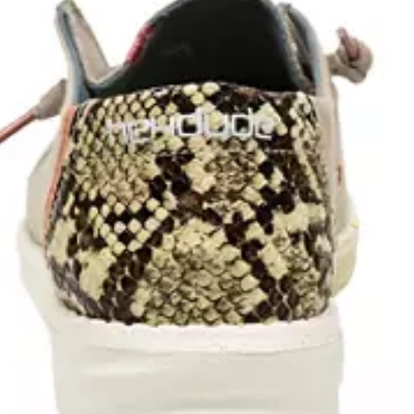 Hey Dude Wendy - Picture 4 of 4